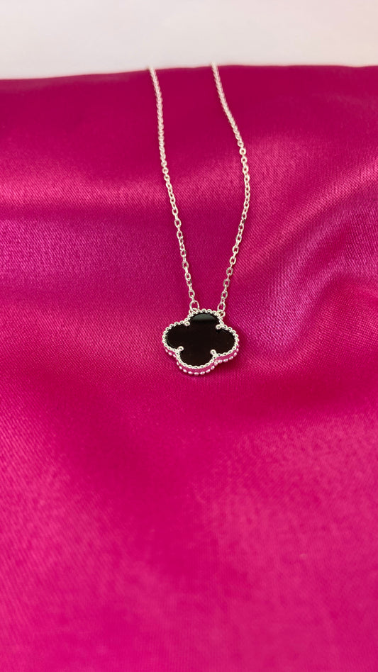 Colar modelo trevo prata